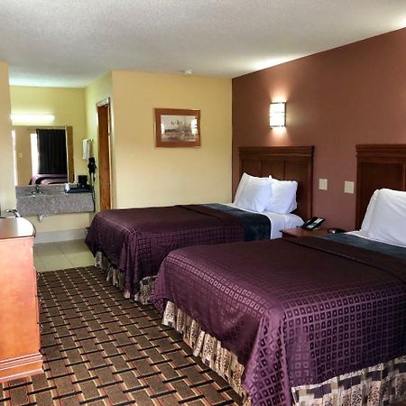 Americas Best Value Inn-Indianola Екстериор снимка