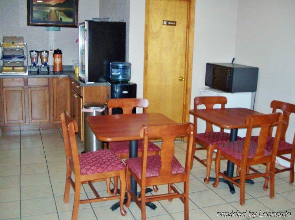 Americas Best Value Inn-Indianola Екстериор снимка