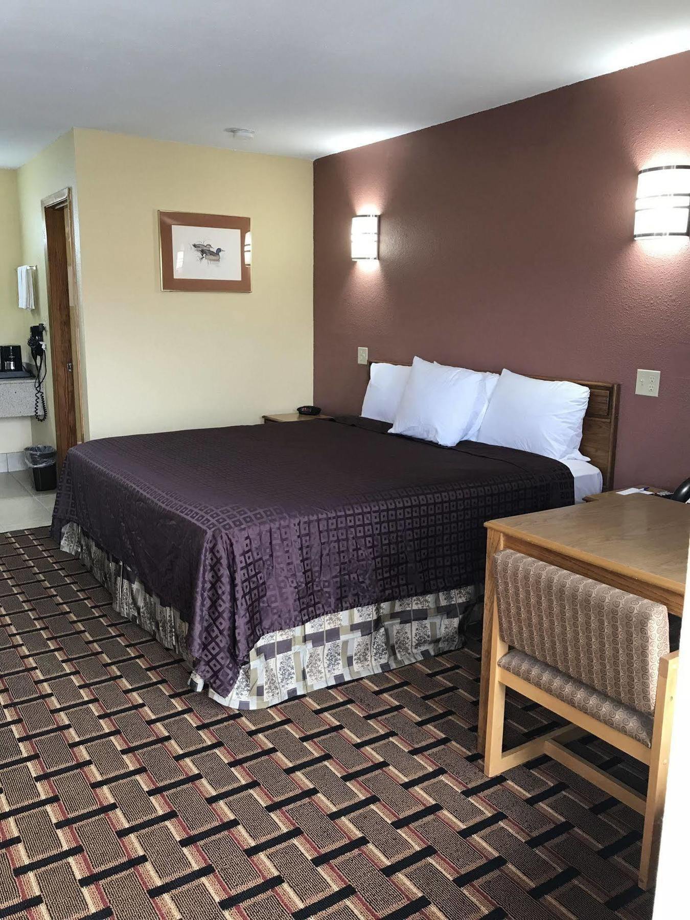 Americas Best Value Inn-Indianola Екстериор снимка