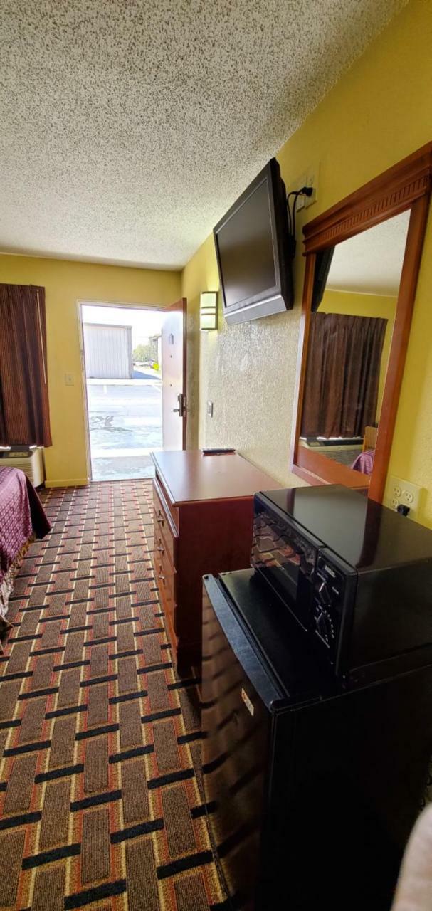 Americas Best Value Inn-Indianola Стая снимка