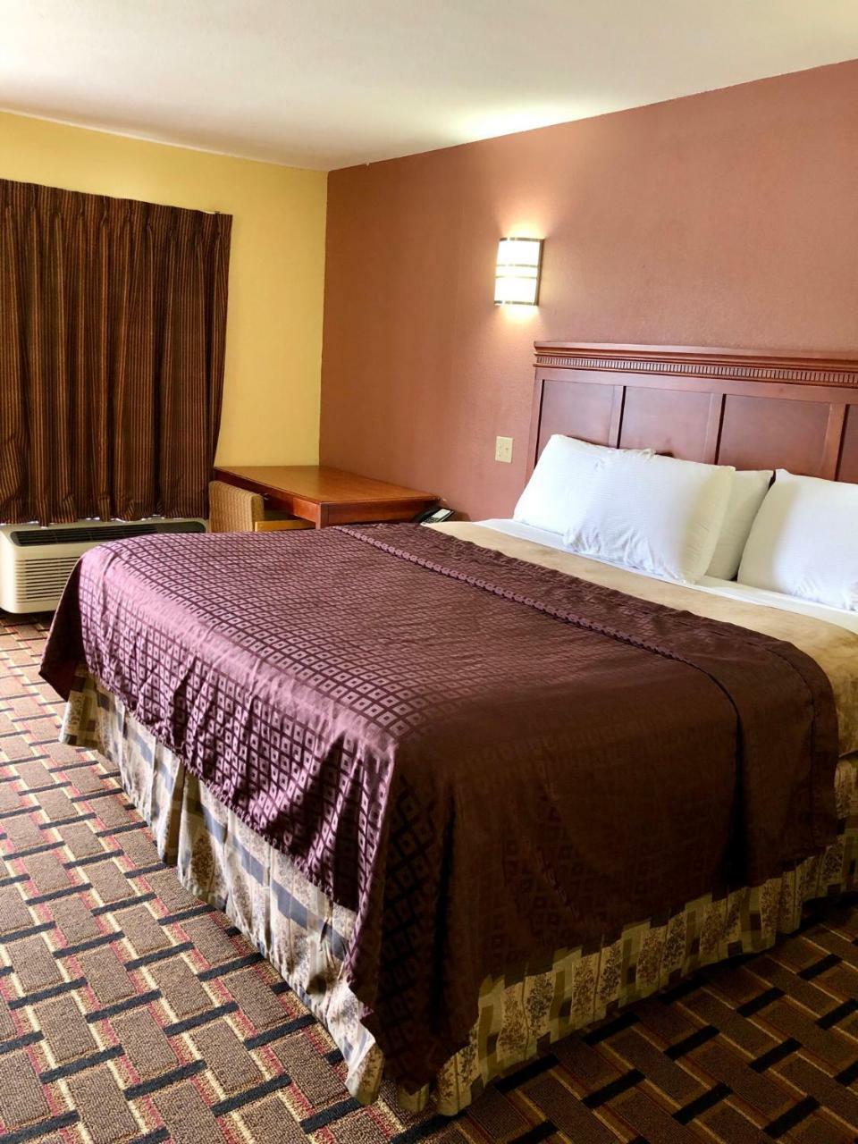Americas Best Value Inn-Indianola Екстериор снимка