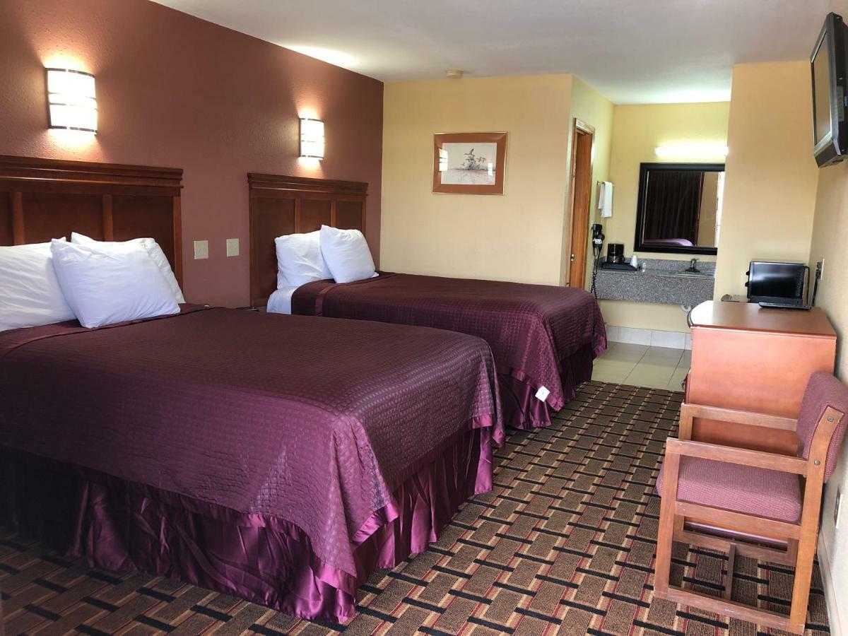 Americas Best Value Inn-Indianola Екстериор снимка